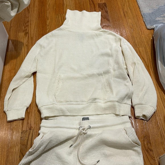GAP Set sz M - Picture 1 of 4